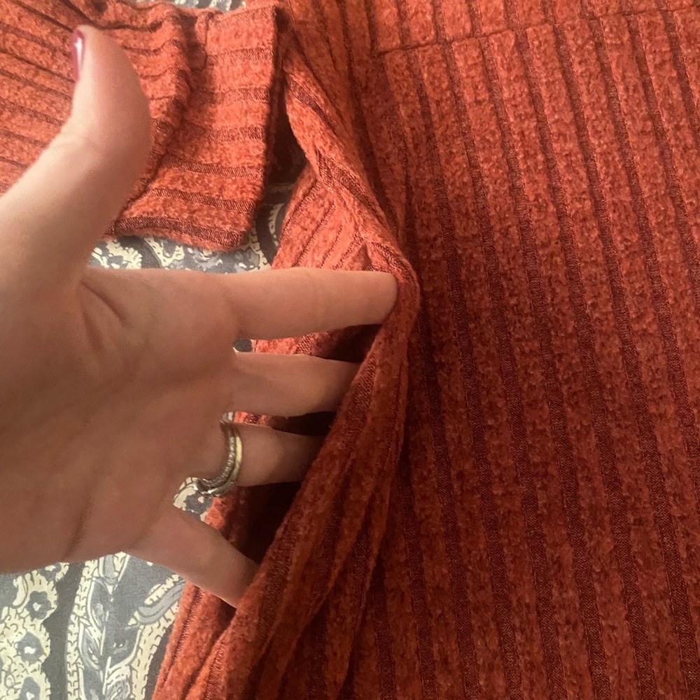 Elegant Rust Ribbed Knit Dress - Picture 3 of 5